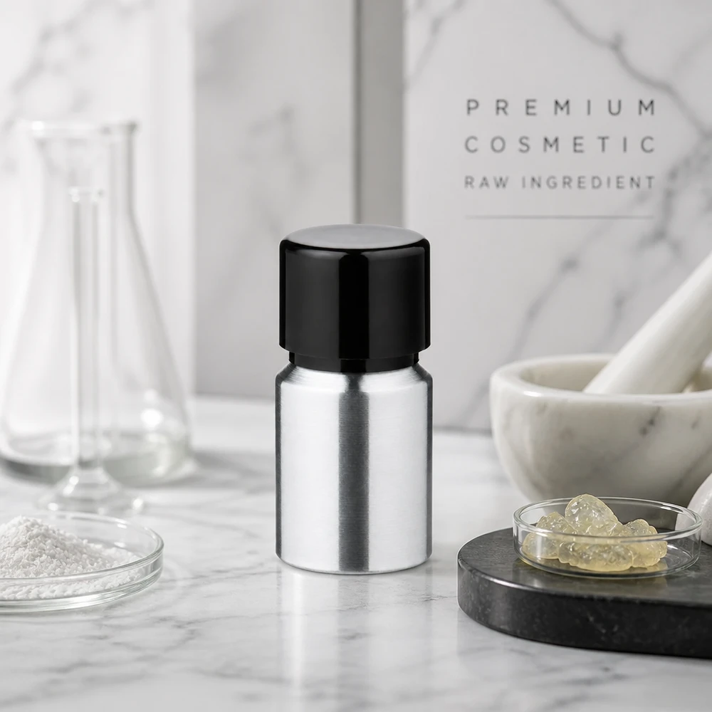 Liten 10 ml aluminiumflaska med matt yta och svart lock för kosmetiska råvaror
