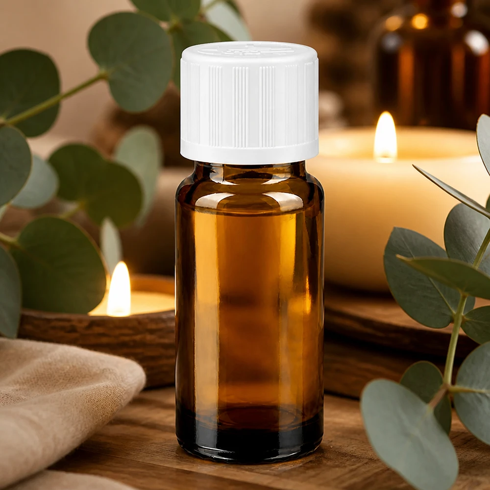 Apoteksflaska brun 10ml dropplock vit barnsäker standard Brun glasflaska på 10 ml med vitt KiSi-lock och droppinsats, med doft av stearinljus och eukalyptus