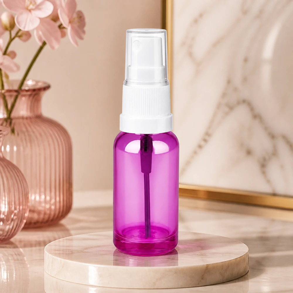 20 ml sprayflaska tillverkad av högkvalitativ transparent plast i en elegant lila design