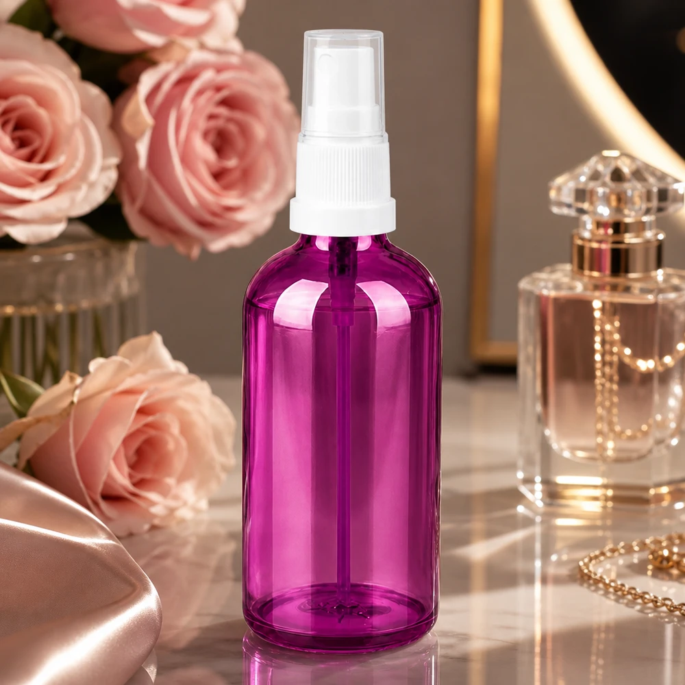 Lila kosmetikflaska 100ml med praktiskt spraytillbehör för ansiktsvatten och ansiktsvatten
