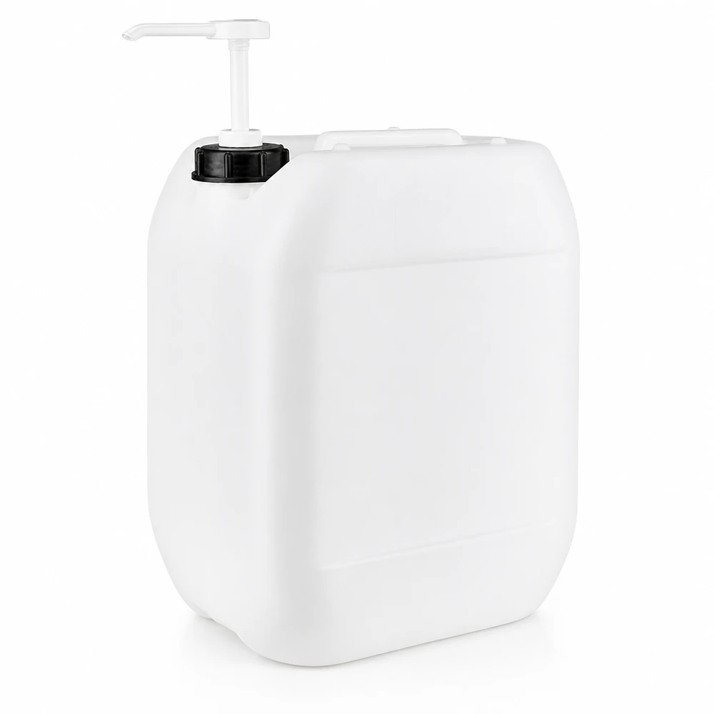 Dunk 10 liter med doseringspump Vit 10-liters plastdunk med doseringspump för exakt dosering av vätskor