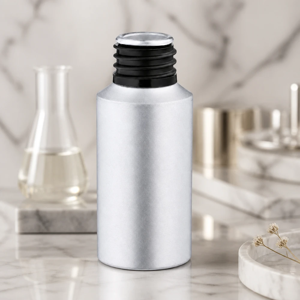 30 ml flaska i picklad aluminium Liten 30 ml aluminiumflaska med svart skruvlock för aromaterapi och naturkosmetik