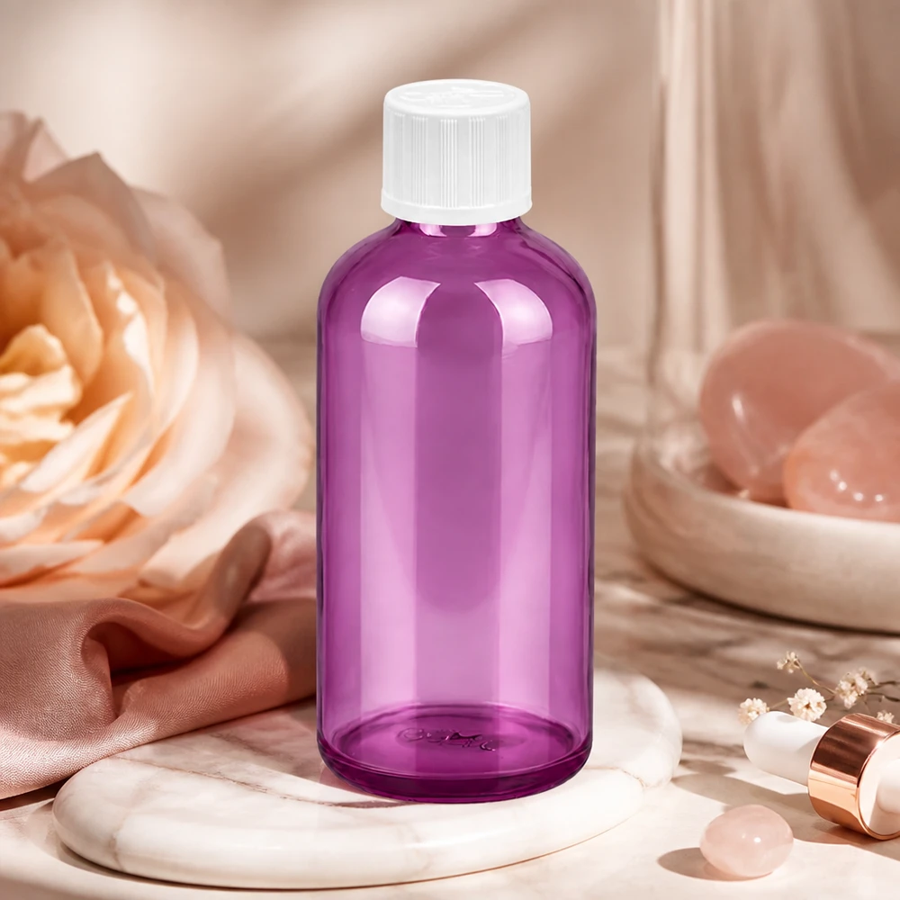 100 ml droppflaska 1,2 mm vit standard barnsäker PurpleLine. UT18/100 Kompakt 100 ml glasflaska med exakt 1,2 mm pipett i elegant lila för skönhetsprodukter